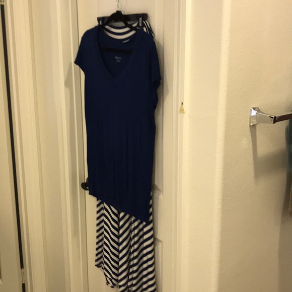White and blue maxi skirt with matching blue top. - Picture 1 of 7